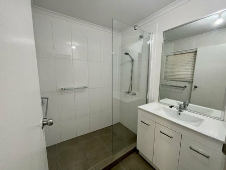 Two Bedroom Cottage Close to CBD - Photo 5