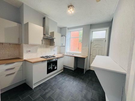 2 bedroom terraced house to rent - Photo 4
