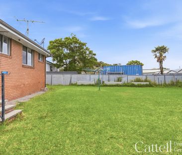 Freshly Renovated 3-Bedroom Home - Photo 4