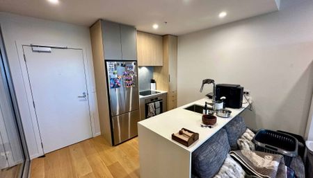 Modern Two Bedroom Apartment - Photo 5