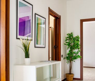 Cozy and bright single room in Via Ronchi - Photo 2