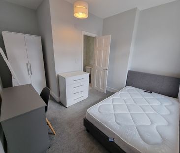 4 Bed Student Accommodation - Photo 2