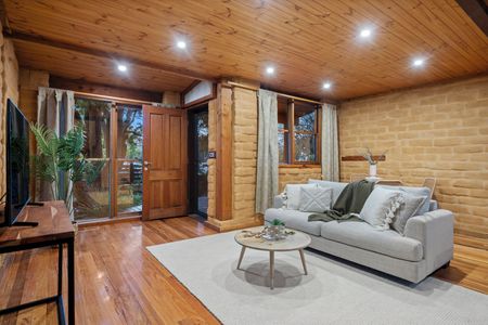 Warm, Welcoming & Filled with Character - Photo 2