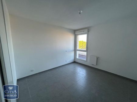 Location Appartement 4 pièces 82m² MARIGNANE 13700 - Photo 3