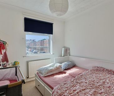 3 bedroom Flat to rent in Nuns Moor Road, Newcastle Upon Tyne Ne4 - Photo 6