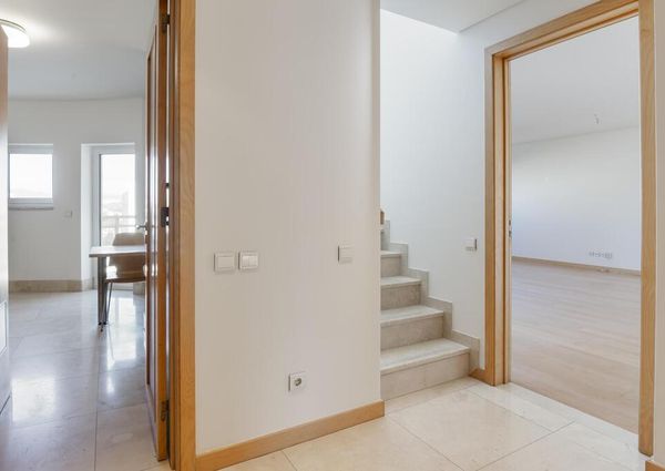 3 Bedroom Apartment with a view, Fórum Oeiras, Oeiras