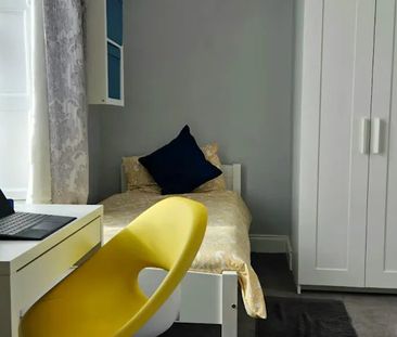 Royal Canal Terrace, Dublin - Photo 1