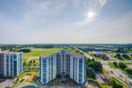 For Lease - 1606 Charles Street Unit# 1605, Whitby, Ontario - Photo 2