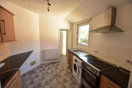 2 bedroom apartment to rent - Photo 3