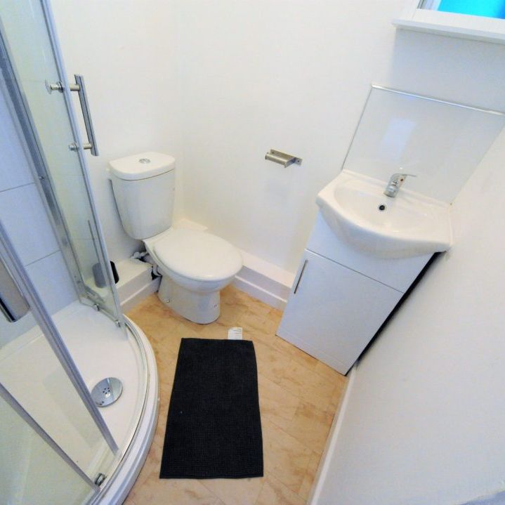 To Let : Albert Road , Middlesbrough ,TS1 2PP - Photo 2