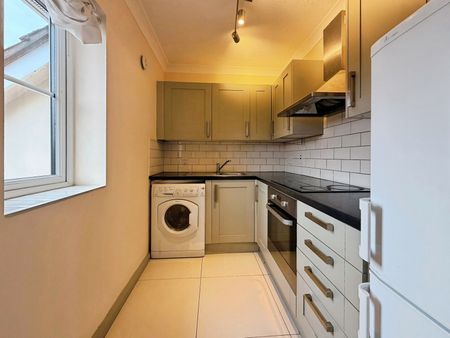 Vicars Bridge Close, Ealing, HA0 1XY - Photo 4