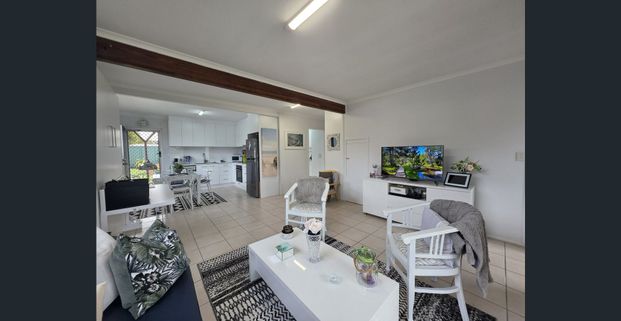 BEACHSIDE COMTEMPORARY LIVING AWAITS IN WOORIM! - Photo 1