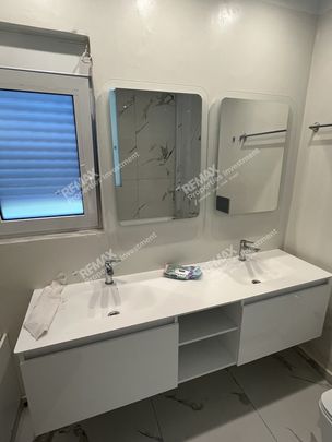 Βίλλα 240 τ.μ. προς ενοικίαση - Photo 1