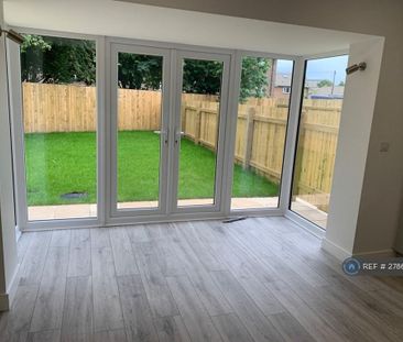 3 bedroom end of terrace house to rent - Photo 5