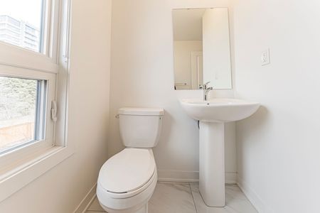 For Lease - 4045 Hickory Drive Unit# 7, Mississauga, Ontario - Photo 4