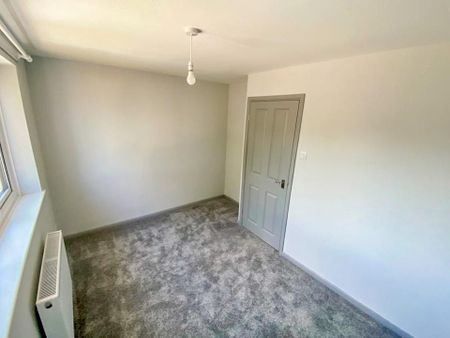 2 bedroom semi-detached house to rent - Photo 3