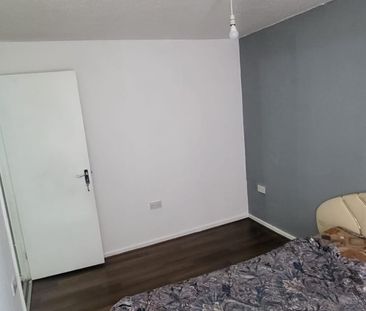 Room in a Shared House, Carlton Grove, LS7 - Photo 3