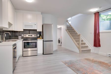 For Lease - 135 B Duford Street Unit# B, Vanier and Kingsview Park, Ontario - Photo 2