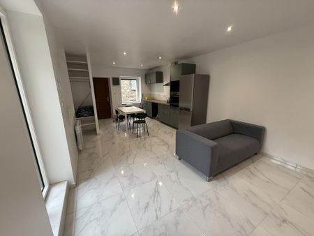 Jolie maison de ville rénovée d’environ 52m2 avec COUR privative - Photo 3