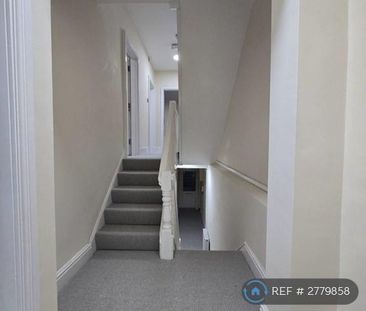 6 bedroom semi-detached house to rent - Photo 6