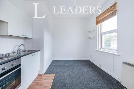 1 bedroom flat to rent - Photo 3