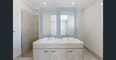 Stunning Family Home in Logan Reserve - Photo 5