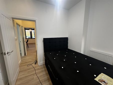 Ninian Road, Cardiff - Photo 3