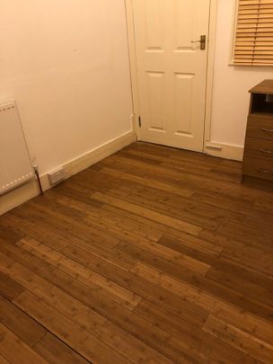 Room in a Shared House, Cranbrook Road, IG1 - Photo 1