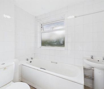 Studio to rent - Photo 6