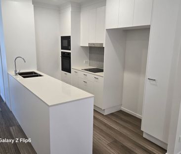 Luxury Newly Constructed 2 bedroom Townhouse renting now. Great Loc... - Photo 4