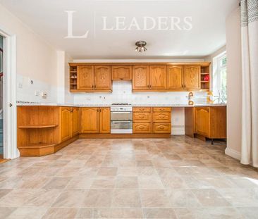 3 bedroom house to rent Beaufort Court, Chesterton Lane, Cirenceste... - Photo 4