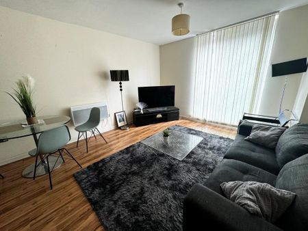 2 bedroom flat to rent - Photo 2