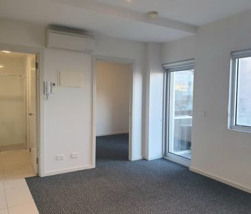 Sleek and stylish apartment - Photo 5