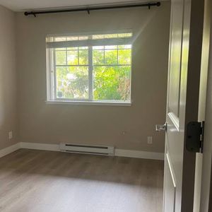 2 bedroom 2 bathroom Apartment 19388 65 Ave Surrey - Photo 2