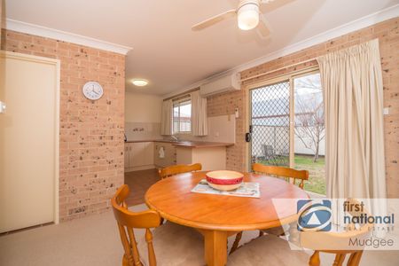 QUALITY CENTRAL FURNISHED VILLA - Photo 3