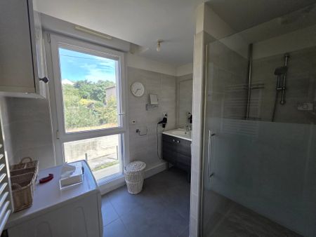 Location Appartement 2 pièces 57m² MARSEILLE 10ème - Photo 5