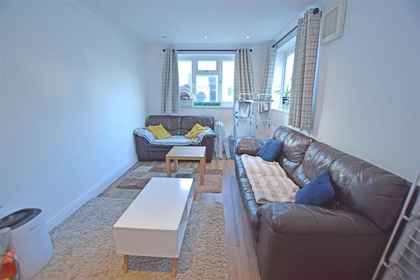 6 bedroom terraced house to rent - Photo 1