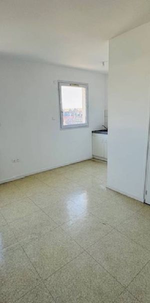 Location Appartement 1 pièce 17m² LE GRAND QUEVILLY 76120 - Photo 1