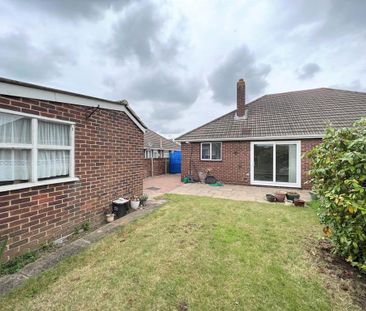 2 bedroom semi-detached bungalow to rent - Photo 6