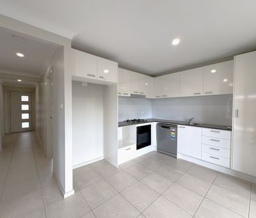 Modern 3-Bedroom Family Home ready for move in! - Photo 5