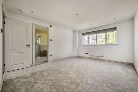4 bedroom detached house to rent - Photo 5