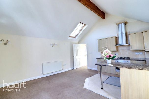 2 bedroom coach house to rent - Photo 1