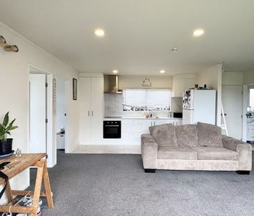 Spacious affordable 3-Bedroom Family Home in Henderson - Photo 3