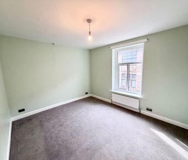 3 bedroom end of terrace house to rent - Photo 4