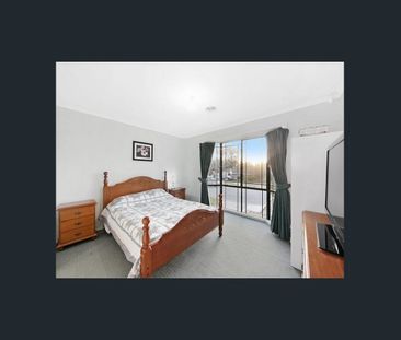 Family Home in a Peaceful Court Location! - Photo 2