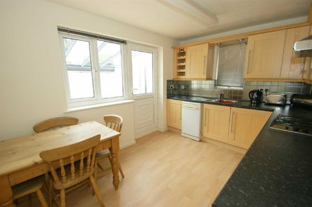 Kingfisher Way, Alwoodley, Leeds - Photo 4