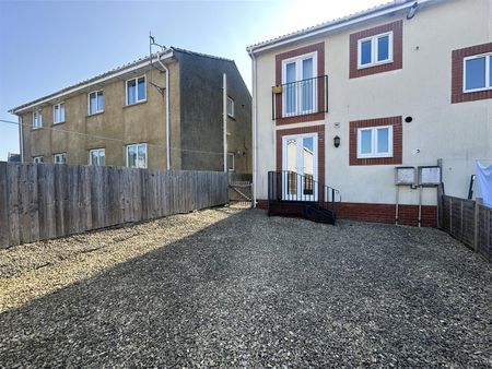 Burlands Court, Burlands Road, Chippenham, SN15 - Photo 3