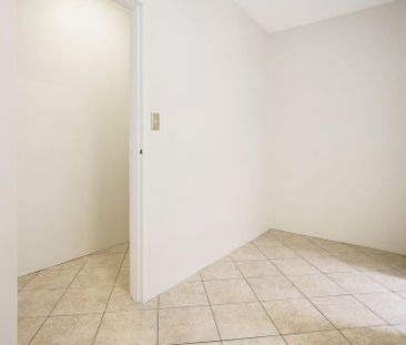 Bright & Convenient Marrickville - Photo 2