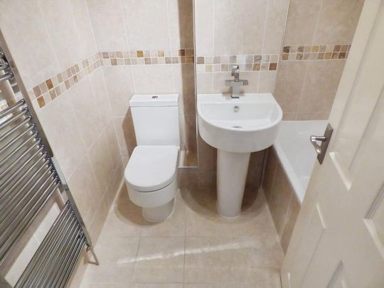 2 bedroom terraced house to rent - Photo 1