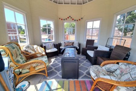 Royal Haslar - Photo 4